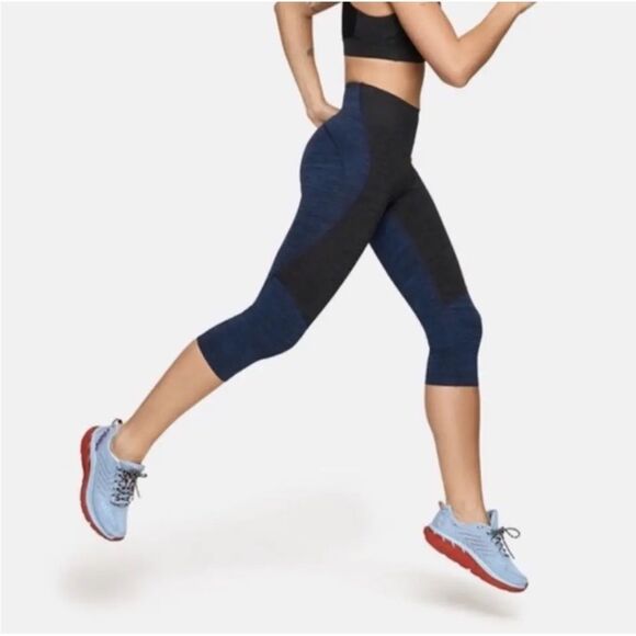 Outdoor voices Tech Sweat 3/4 Legging 🖤 NWT 🖤 color: night 🖤 XS - Picture 5 of 5